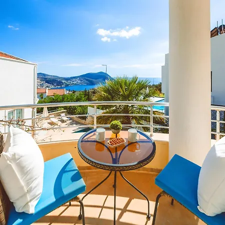 The Grove Вилла Каш